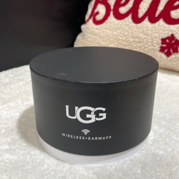 UGG Women's Sheepskin Bluetooth Earmuff - Picture 4 of 8